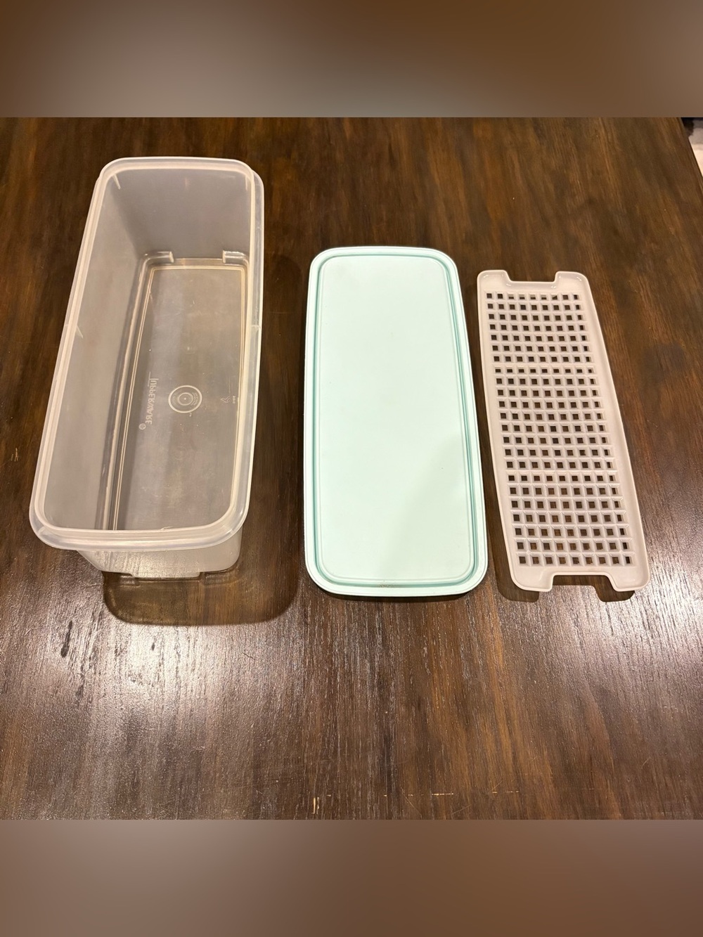 Vintage Tupperware celery bread or vegetable keeper #782